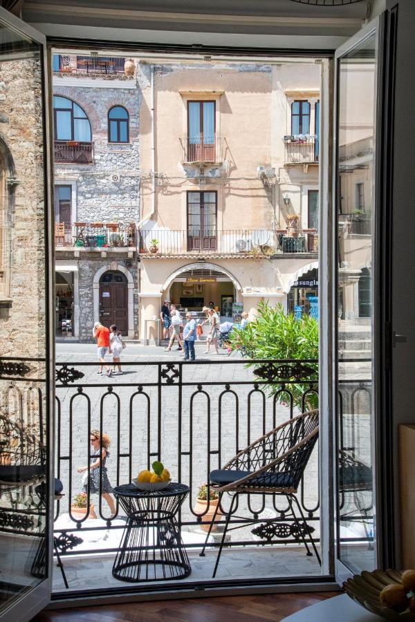 Castalia Apartments & Rooms Duomo 陶尔米纳 外观 照片