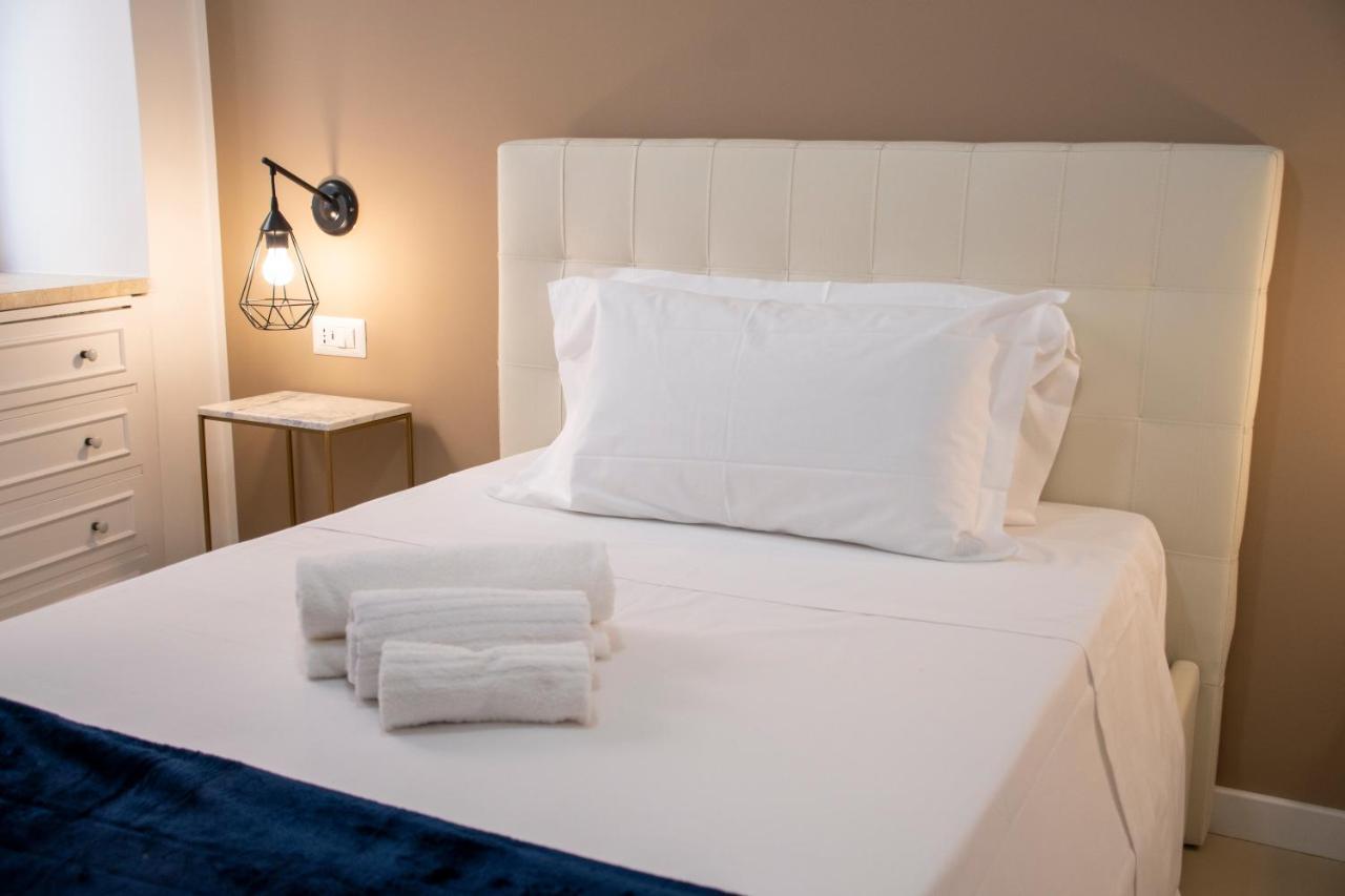 Castalia Apartments & Rooms Duomo 陶尔米纳 外观 照片