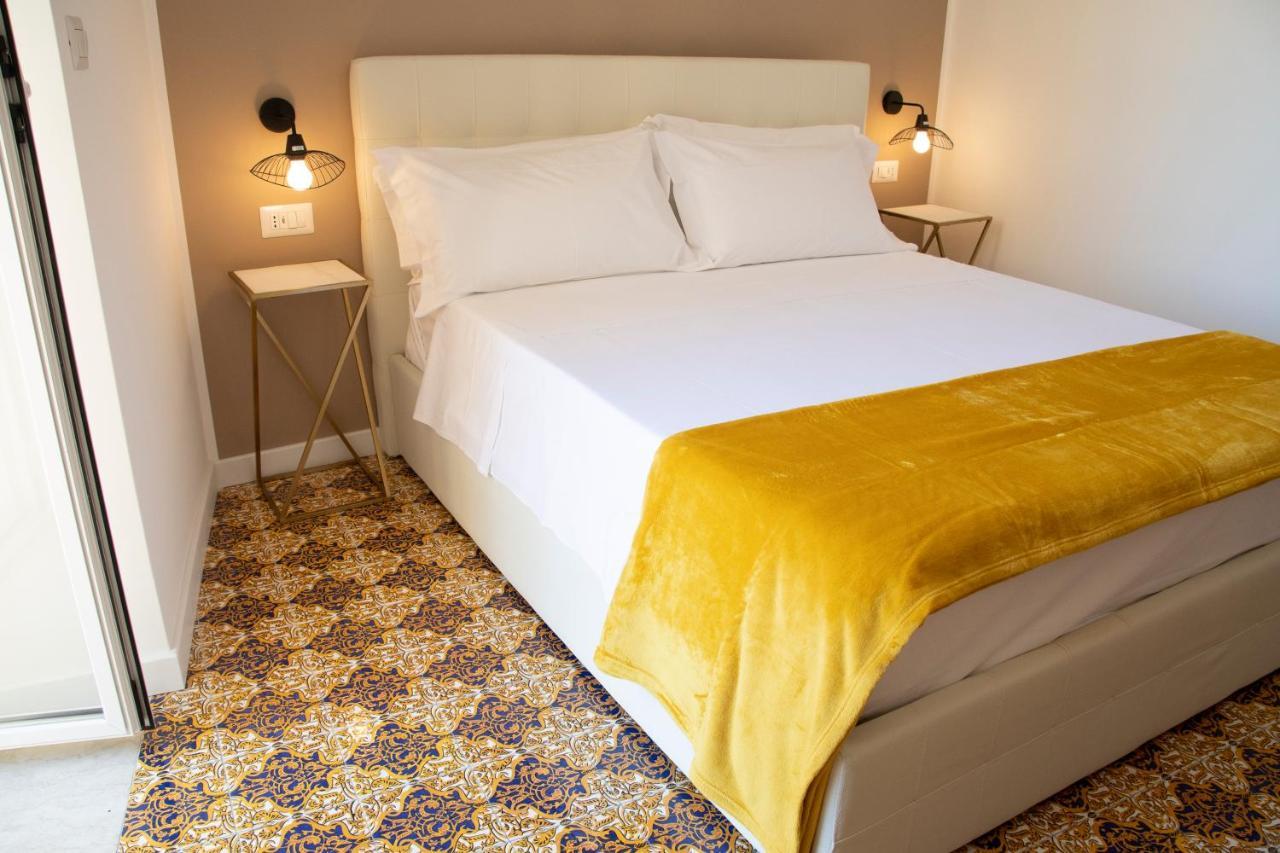 Castalia Apartments & Rooms Duomo 陶尔米纳 外观 照片