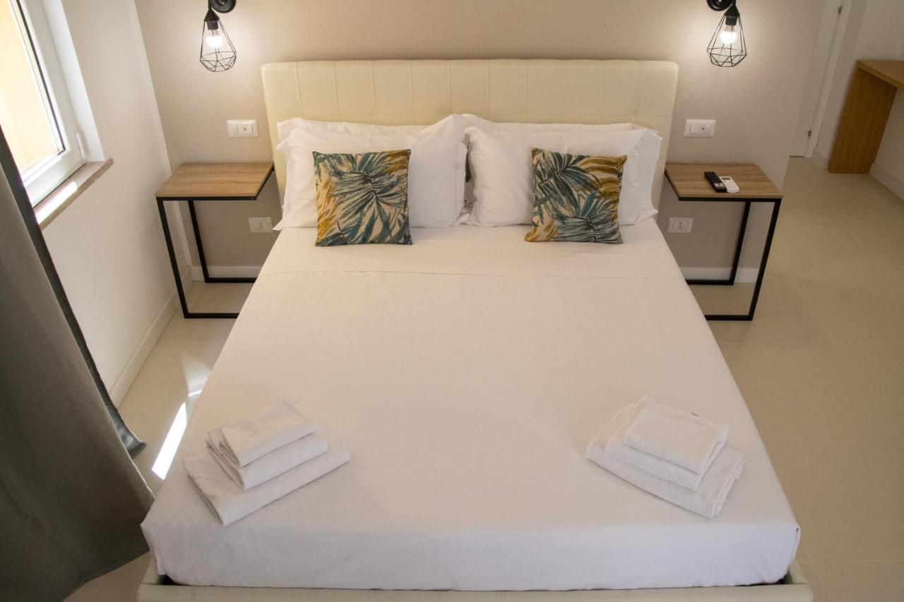 Castalia Apartments & Rooms Duomo 陶尔米纳 外观 照片
