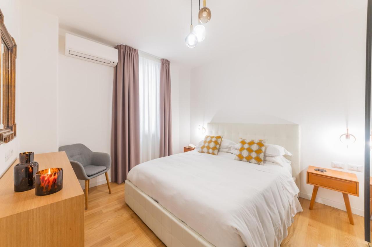 Castalia Apartments & Rooms Duomo 陶尔米纳 外观 照片