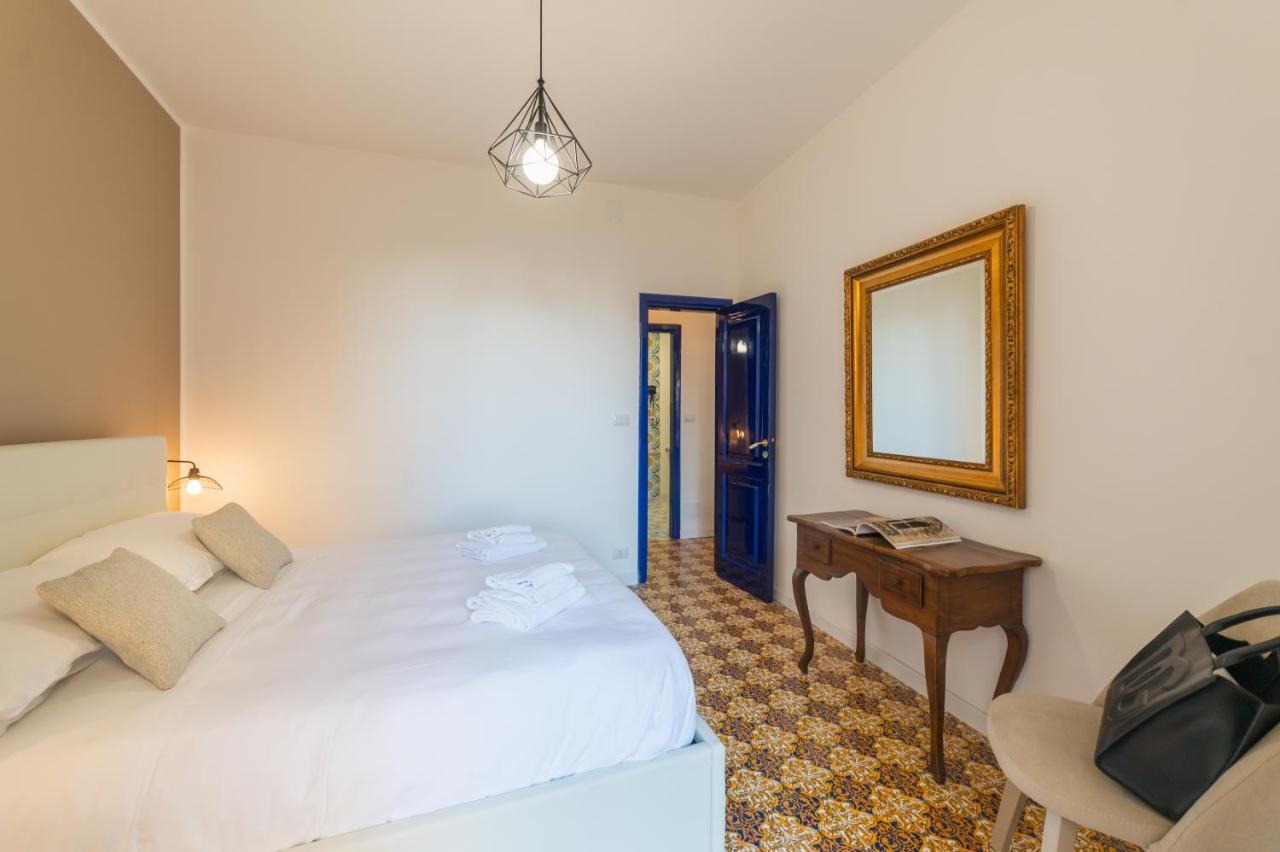 Castalia Apartments & Rooms Duomo 陶尔米纳 外观 照片